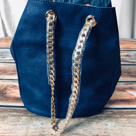 🎉HP🎉NWT Pink Haley Bucket Shape Chain Purse - Picture 7 of 8